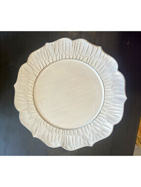 Smart Living White Scalloped Round Plastic Plate 13 in Leaf Rim Design